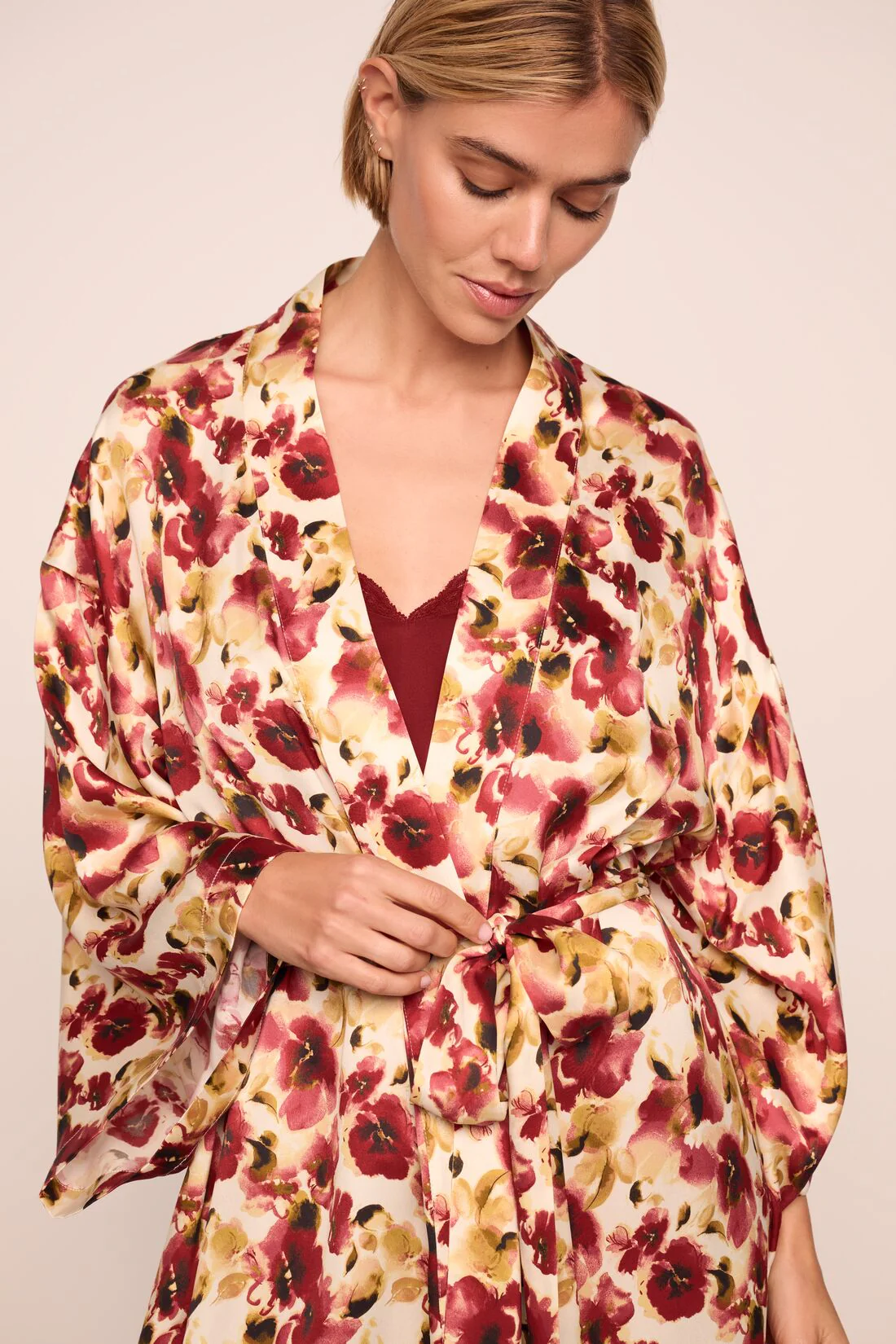 Eberjey x  Lily Aldridge - Inez Washable Silk Printed Robe - Image 4